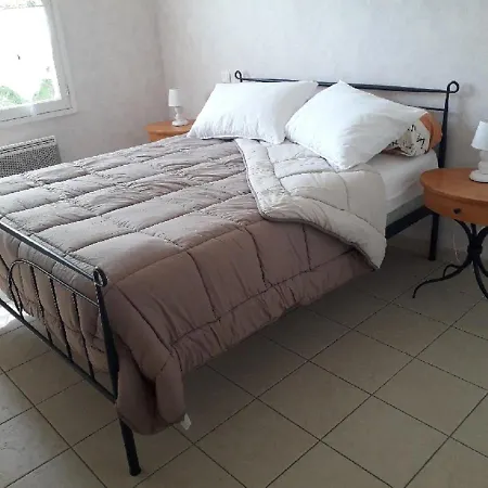 Du Guilhaumard Et Du Larzac * Cornus